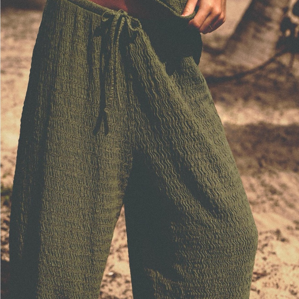 Zara Voluminous Textured Pants